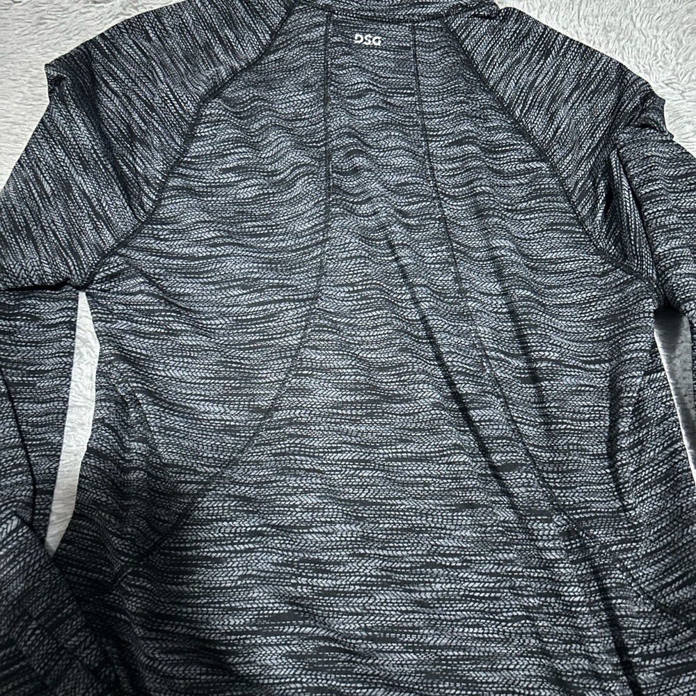 DSG Silver pullover - Picture 2 of 3